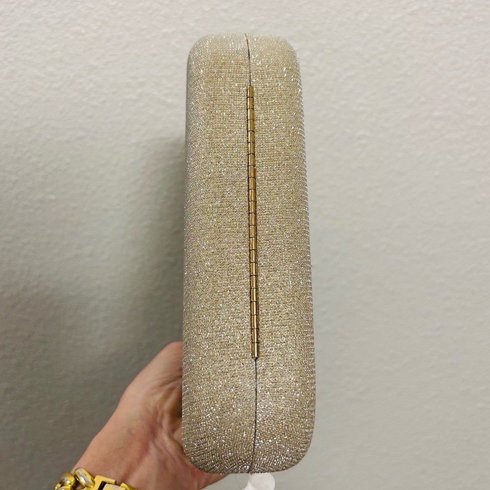 Elegant Gold Shimmer Women's Handbag with Gold Crossbody Chain NWT - Picture 4 of 5